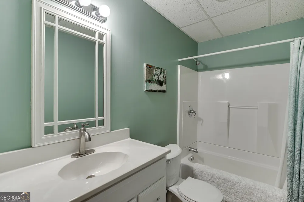 9420 Manor LN Gainesville, GA 30506