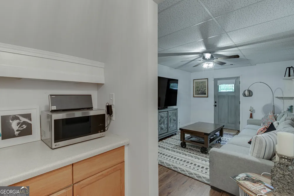 9420 Manor LN Gainesville, GA 30506