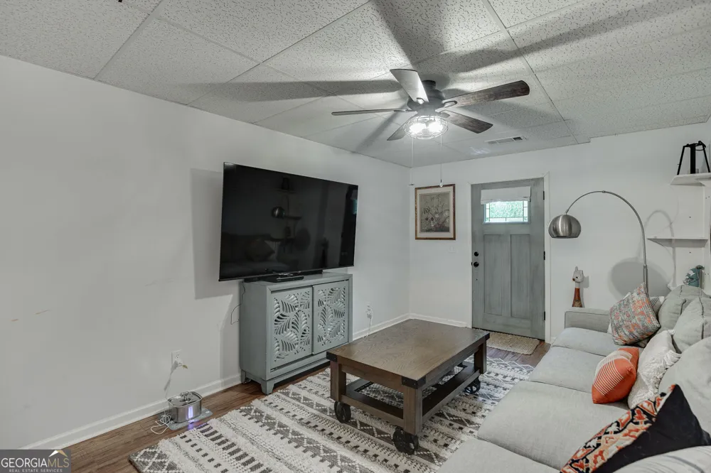 9420 Manor LN Gainesville, GA 30506
