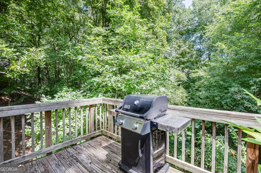 9420 Manor LN Gainesville, GA 30506