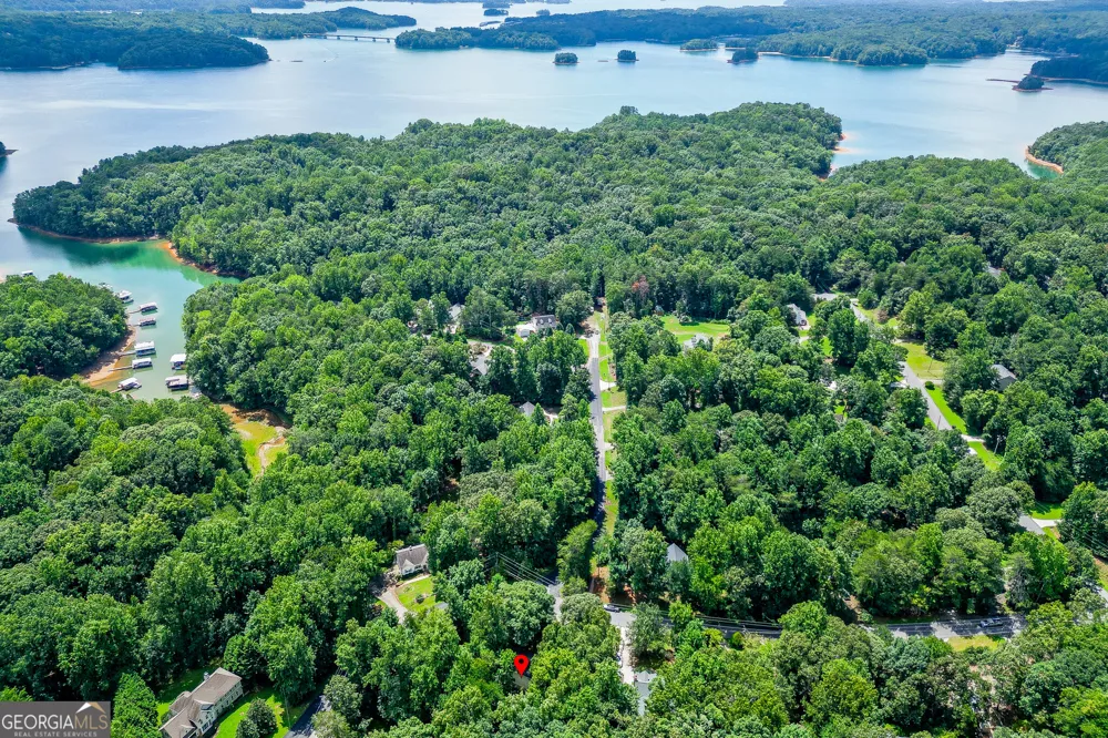 9420 Manor LN Gainesville, GA 30506