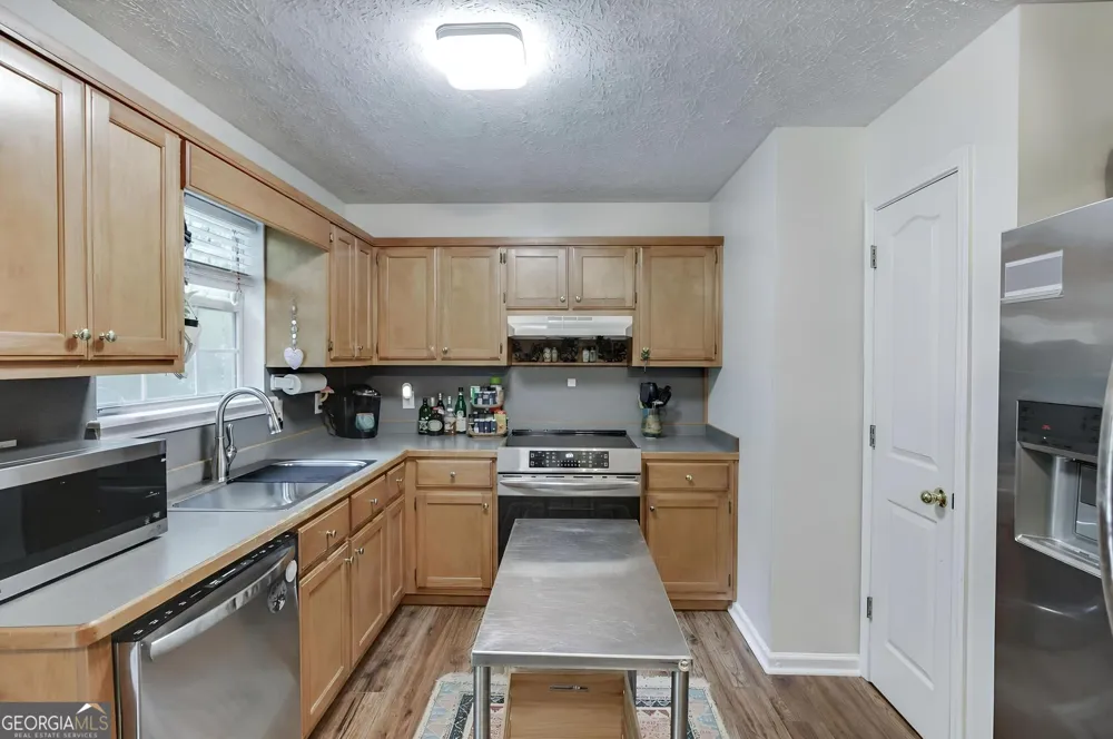 9420 Manor LN Gainesville, GA 30506