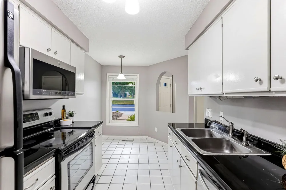 7291 Penny Hill Road Eden Prairie, MN 55346