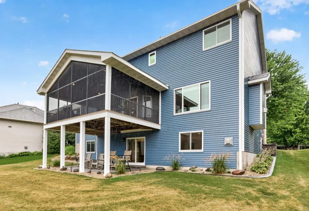 8939 Heatherton Ridge Drive Savage, MN 55378
