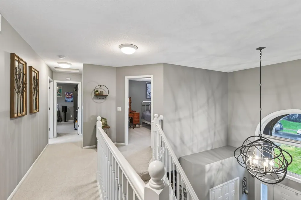 8939 Heatherton Ridge Drive Savage, MN 55378