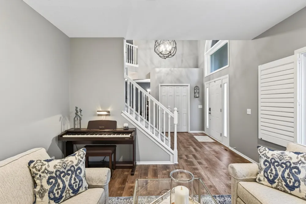 8939 Heatherton Ridge Drive Savage, MN 55378