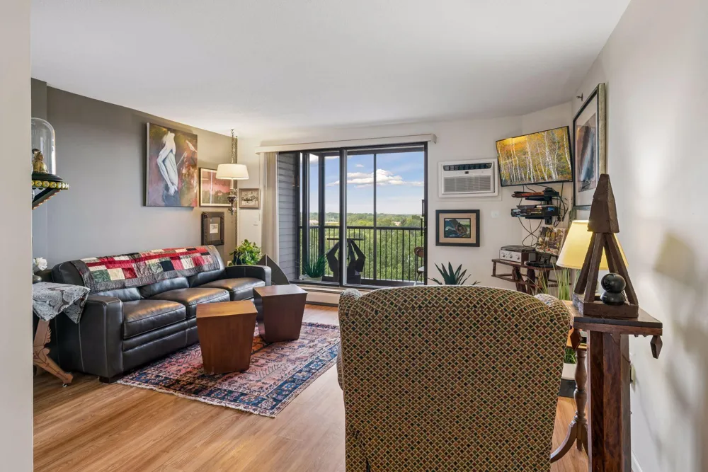 6500 Woodlake Drive #905 Richfield, MN 55423