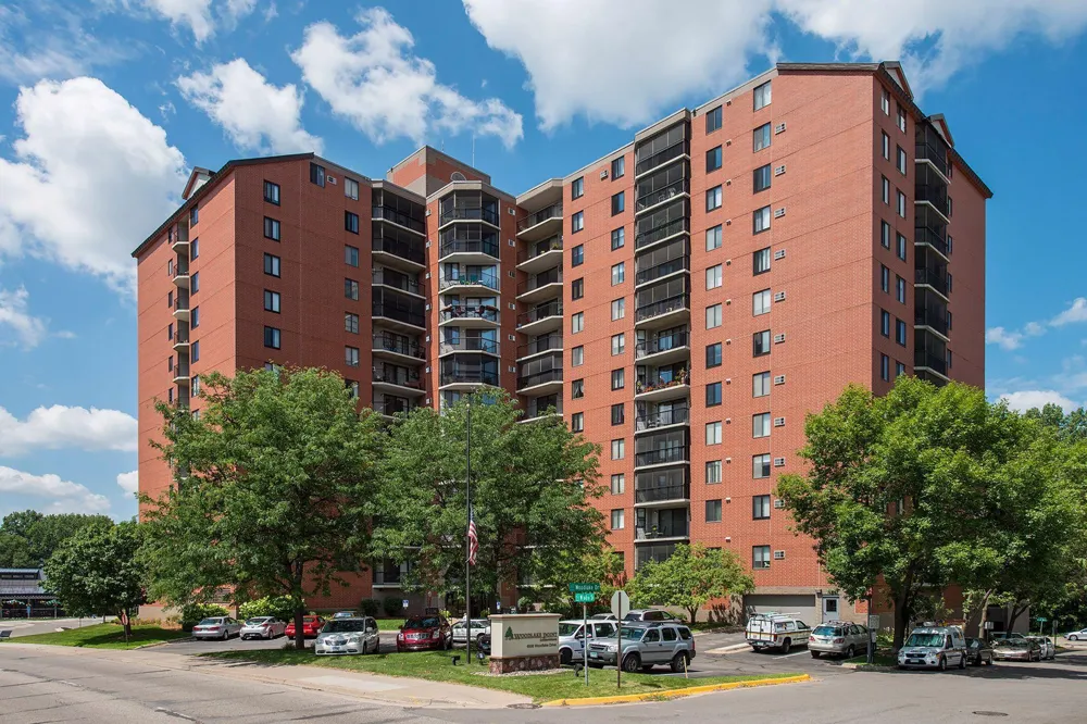 6500 Woodlake Drive #905 Richfield, MN 55423