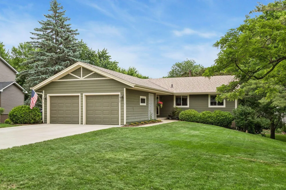 12725 Ethelton Way Apple Valley, MN 55124
