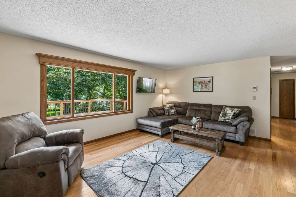 12725 Ethelton Way Apple Valley, MN 55124