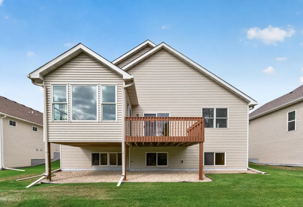 677 Lake Ridge Drive Woodbury, MN 55129