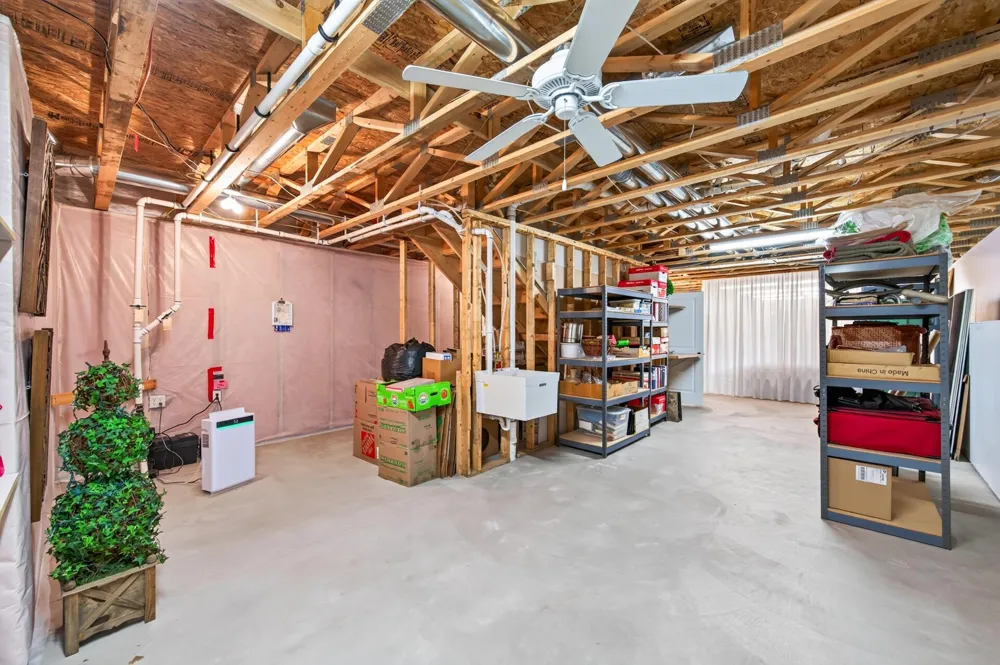 677 Lake Ridge Drive Woodbury, MN 55129