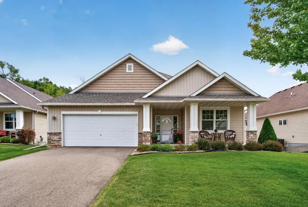 677 Lake Ridge Drive Woodbury, MN 55129