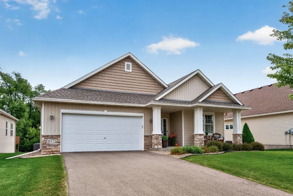 677 Lake Ridge Drive Woodbury, MN 55129