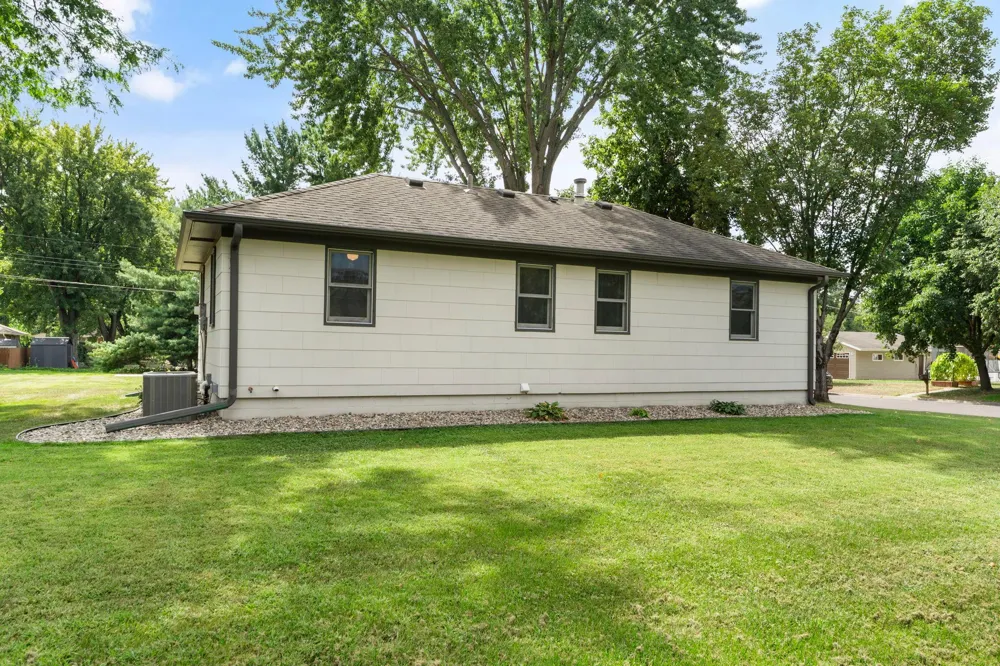 409 Clay Street S Shakopee, MN 55379