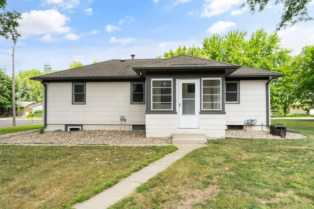 409 Clay Street S Shakopee, MN 55379