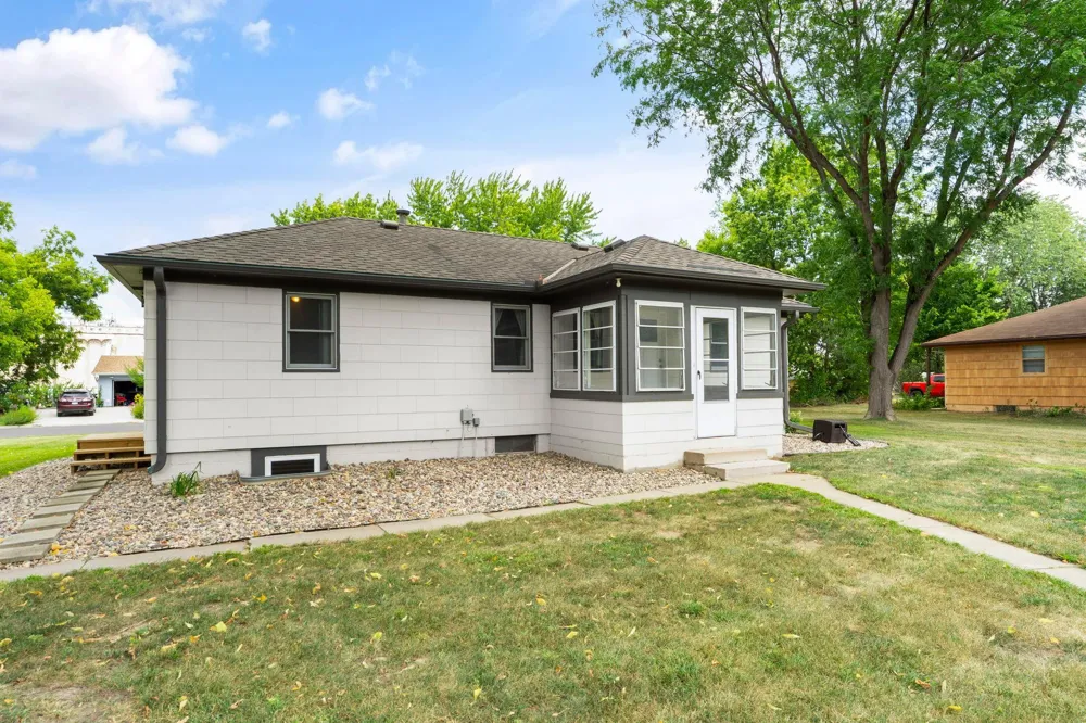 409 Clay Street S Shakopee, MN 55379