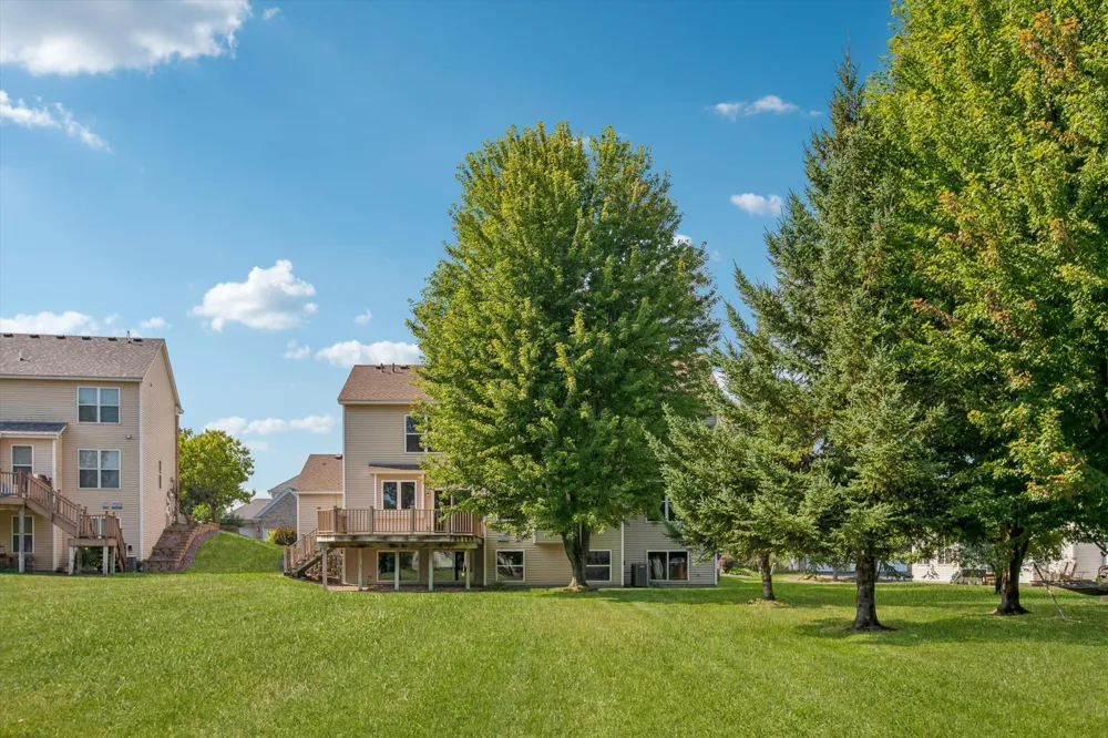 7221 Lydia Lane Woodbury, MN 55125