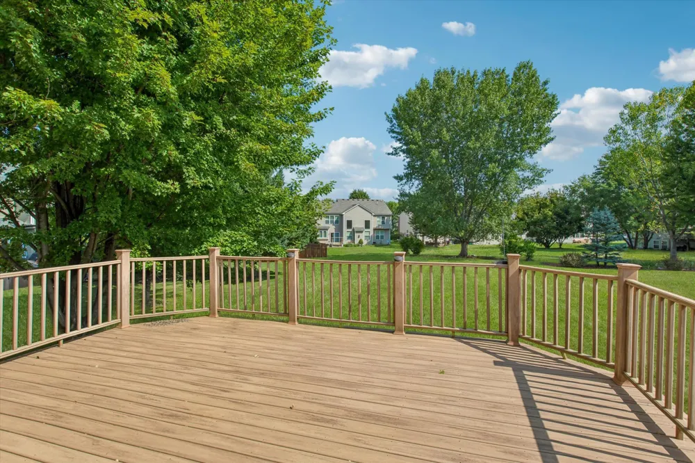 7221 Lydia Lane Woodbury, MN 55125