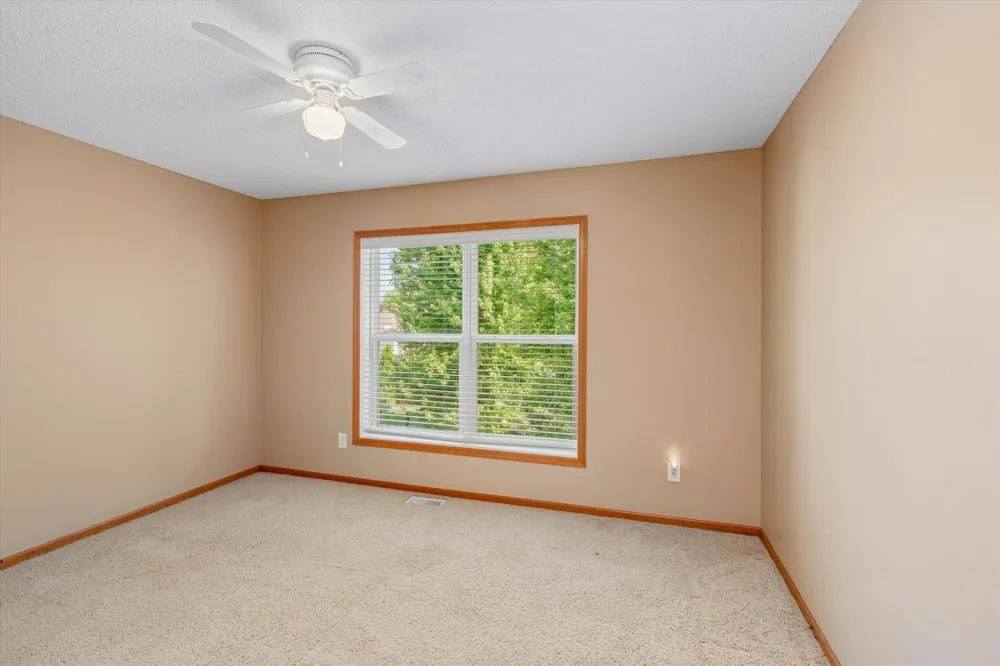 7221 Lydia Lane Woodbury, MN 55125
