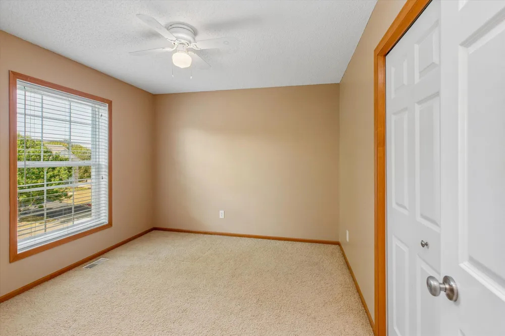 7221 Lydia Lane Woodbury, MN 55125