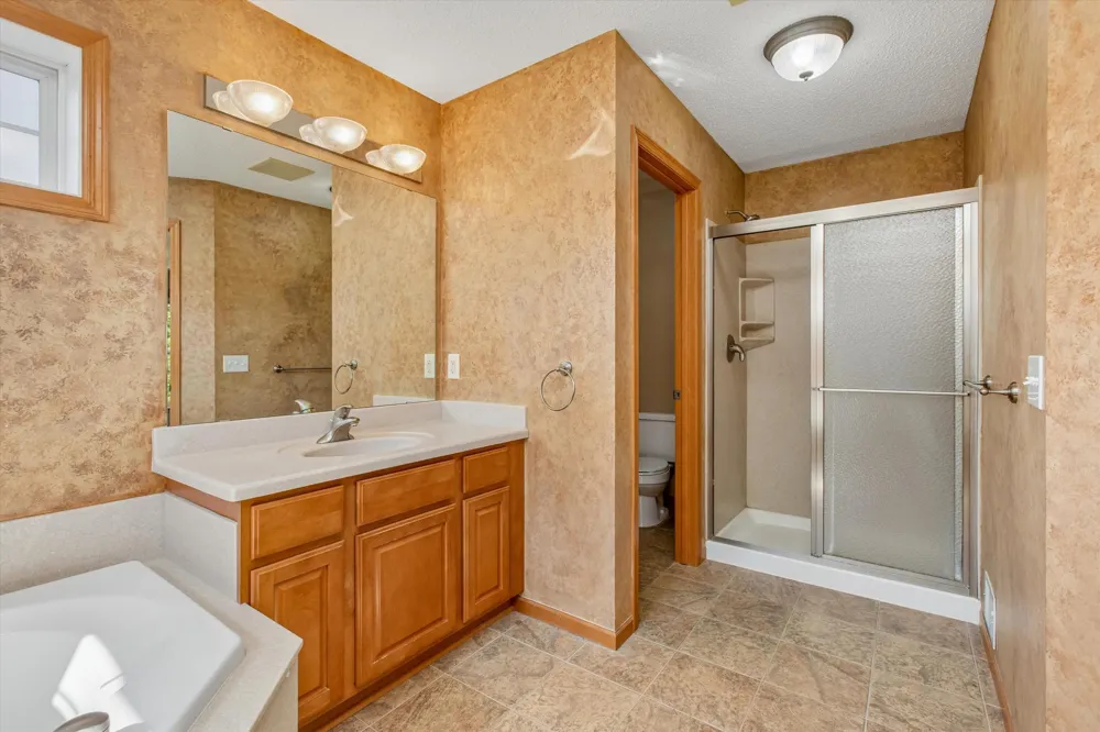 7221 Lydia Lane Woodbury, MN 55125