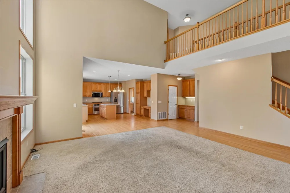 7221 Lydia Lane Woodbury, MN 55125
