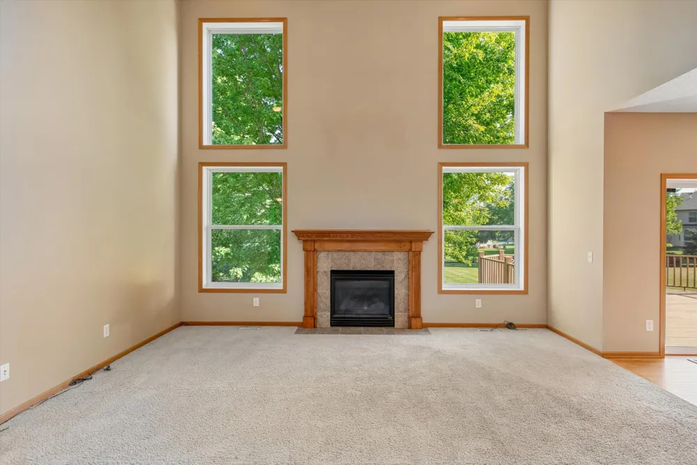 7221 Lydia Lane Woodbury, MN 55125