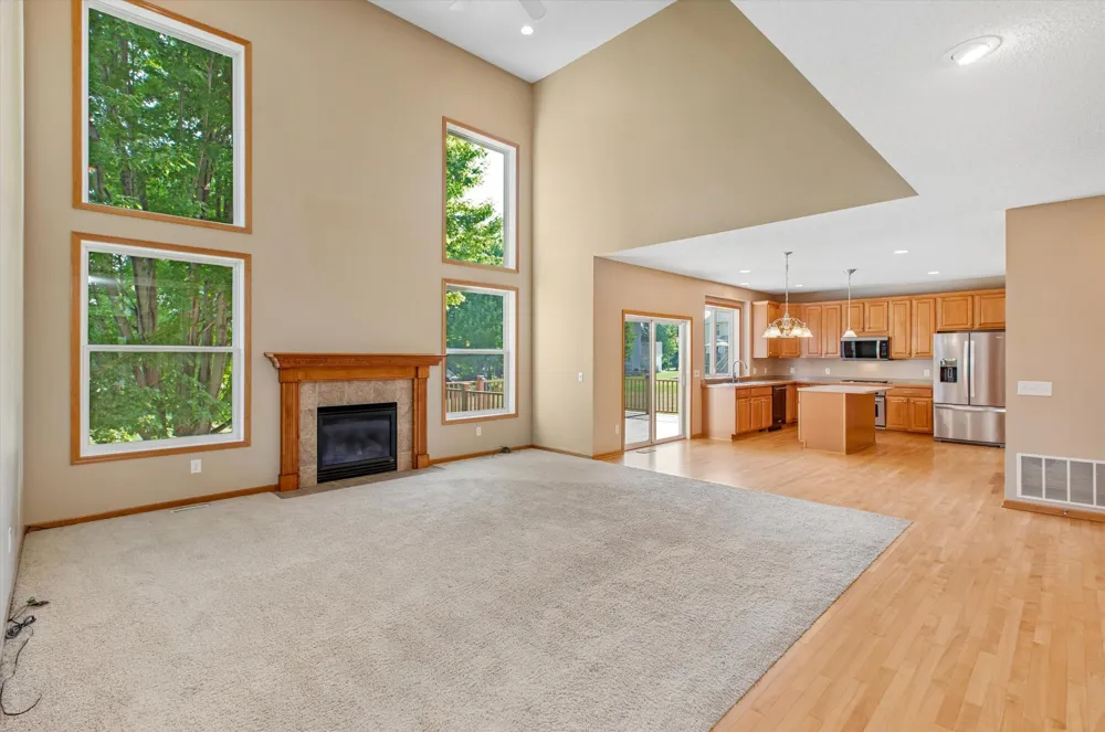 7221 Lydia Lane Woodbury, MN 55125
