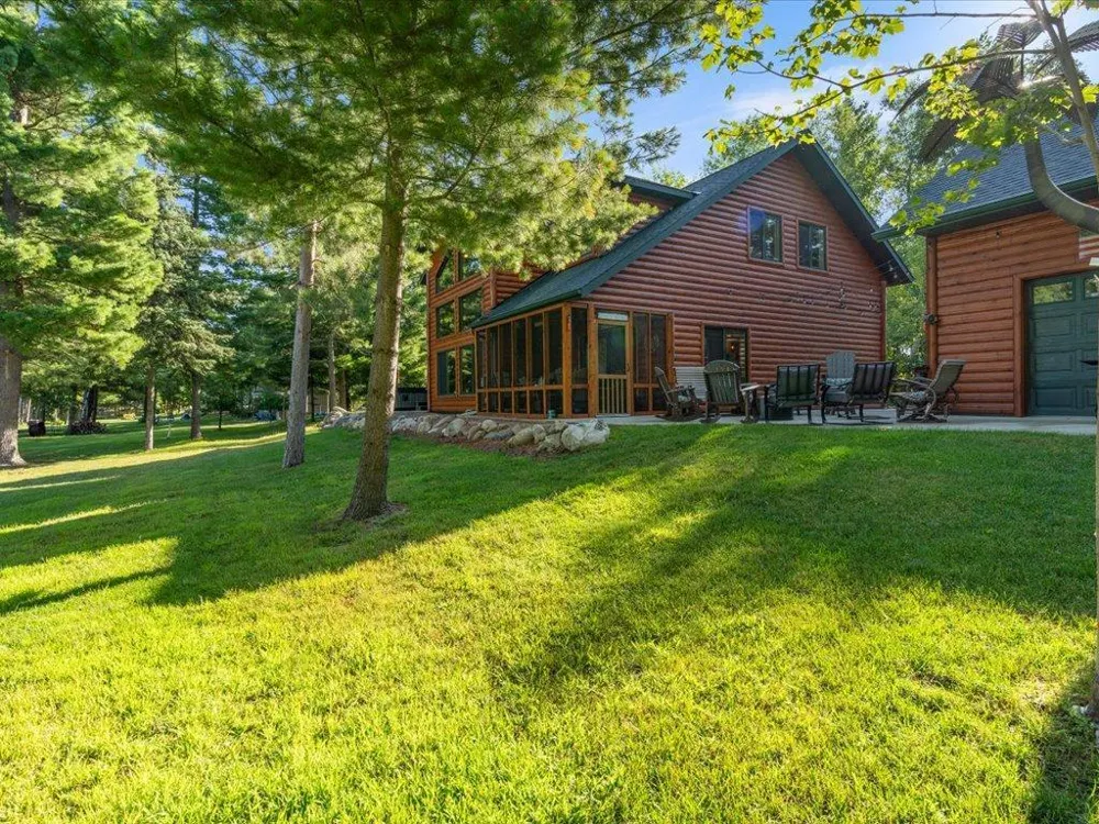 3641 Ford Drive NW Hackensack, MN 56452