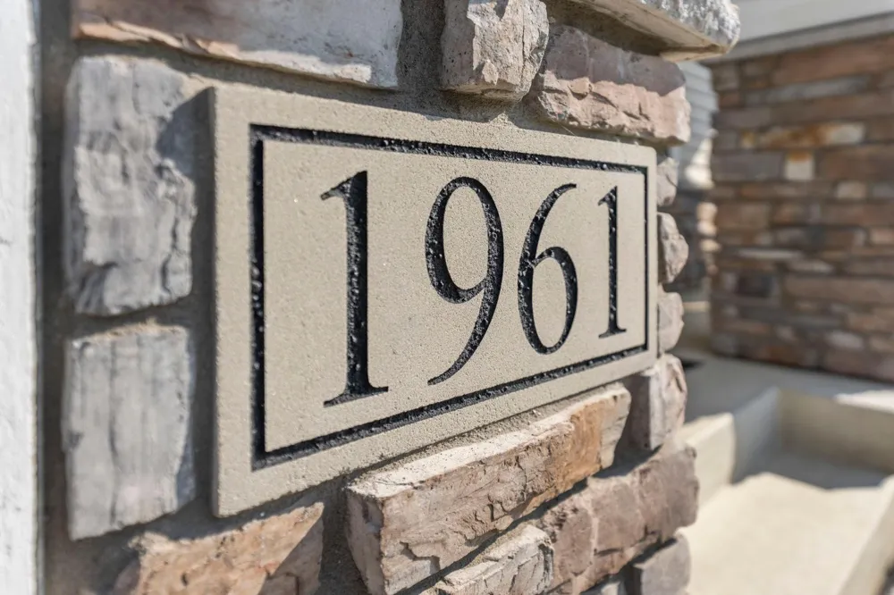 1961 Dahlia Drive Shakopee, MN 55379