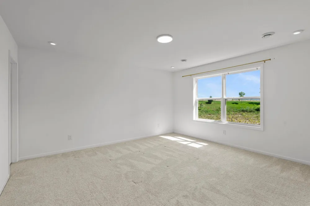 1961 Dahlia Drive Shakopee, MN 55379