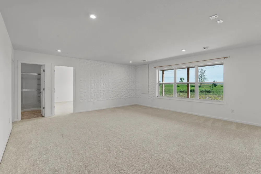 1961 Dahlia Drive Shakopee, MN 55379