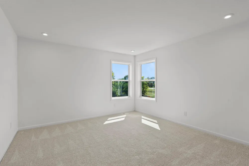 1961 Dahlia Drive Shakopee, MN 55379