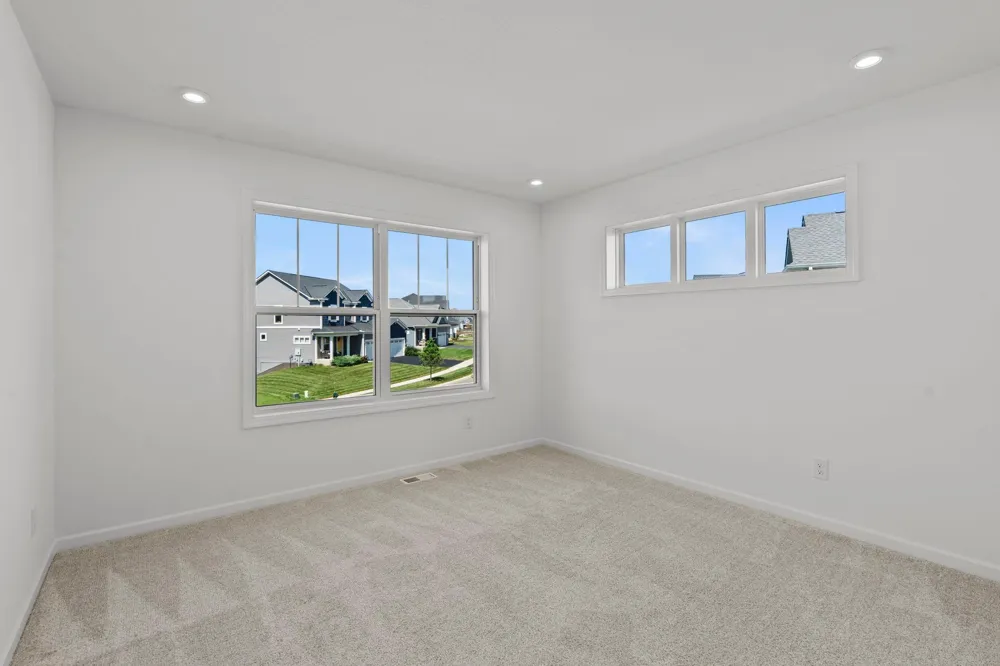 1961 Dahlia Drive Shakopee, MN 55379