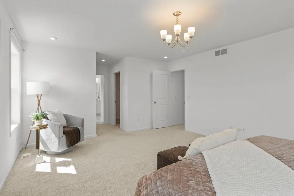1961 Dahlia Drive Shakopee, MN 55379