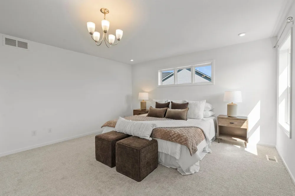 1961 Dahlia Drive Shakopee, MN 55379