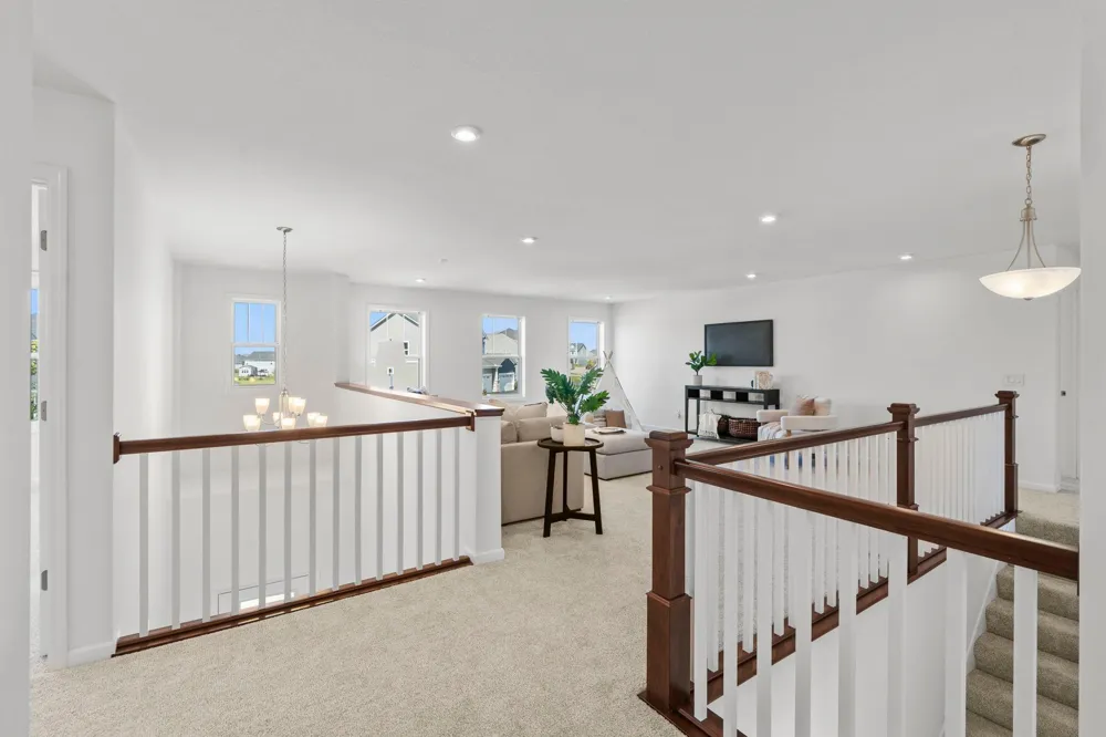 1961 Dahlia Drive Shakopee, MN 55379