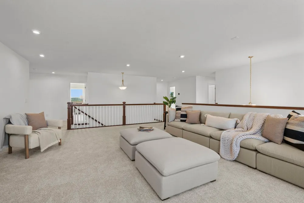 1961 Dahlia Drive Shakopee, MN 55379