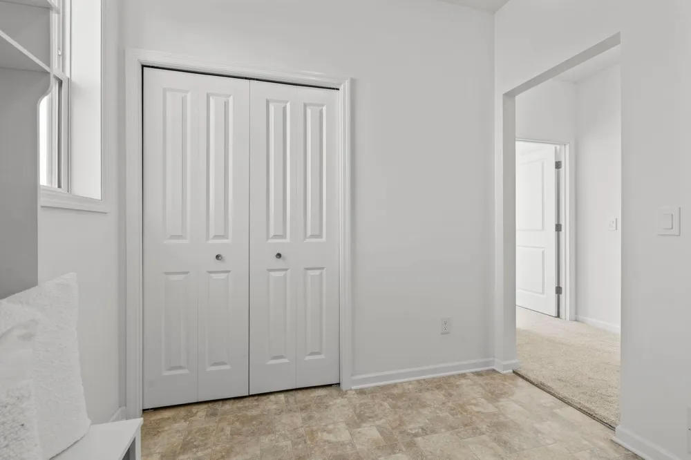 1961 Dahlia Drive Shakopee, MN 55379