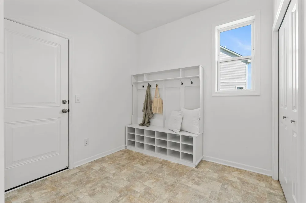 1961 Dahlia Drive Shakopee, MN 55379