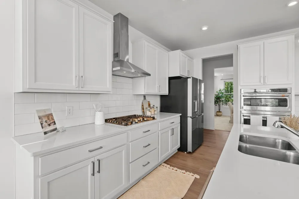1961 Dahlia Drive Shakopee, MN 55379