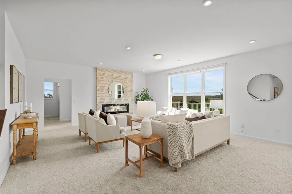 1961 Dahlia Drive Shakopee, MN 55379