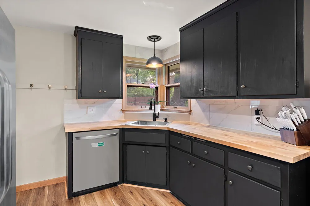 1351 Hillcrest Drive NE Fridley, MN 55432