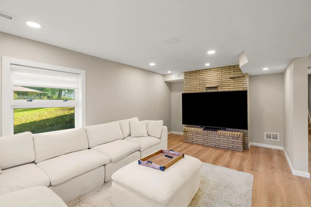 1351 Hillcrest Drive NE Fridley, MN 55432