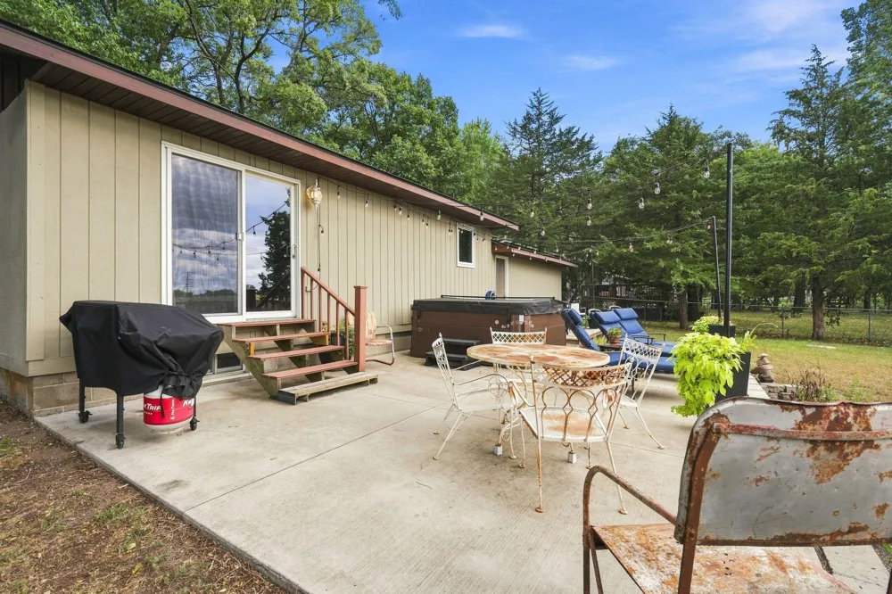 10601 56 1/2 STREET Clear Lake, MN 55319