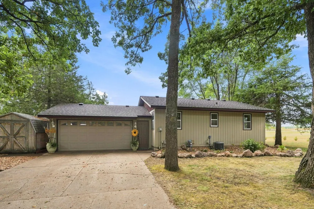 10601 56 1/2 STREET Clear Lake, MN 55319
