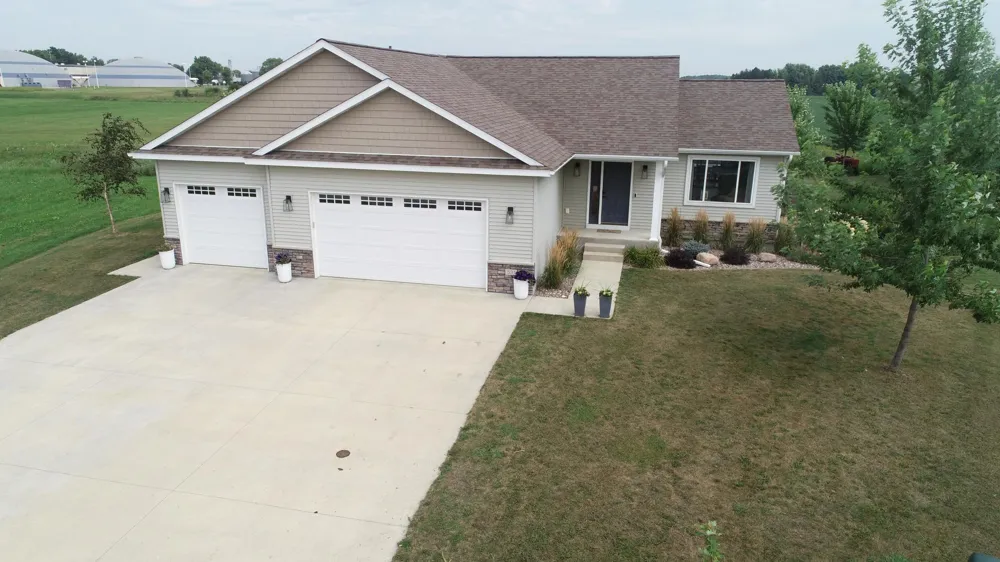531 Glynn Avenue NE Grand Meadow, MN 55936