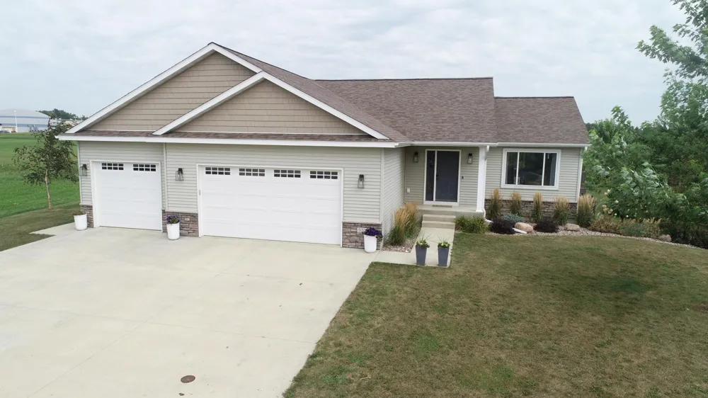 531 Glynn Avenue NE Grand Meadow, MN 55936