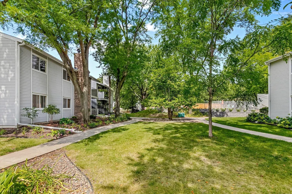 2296 Benson Avenue #G Saint Paul, MN 55116